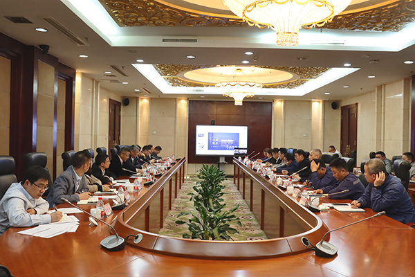 堅定不移地推進信息化建設(shè)，全面提升公司核心競爭力