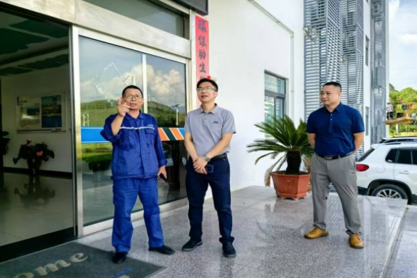 縣委組織部部長(zhǎng)楊志宇蒞臨桂林海中，助力經(jīng)濟(jì)高質(zhì)量發(fā)展